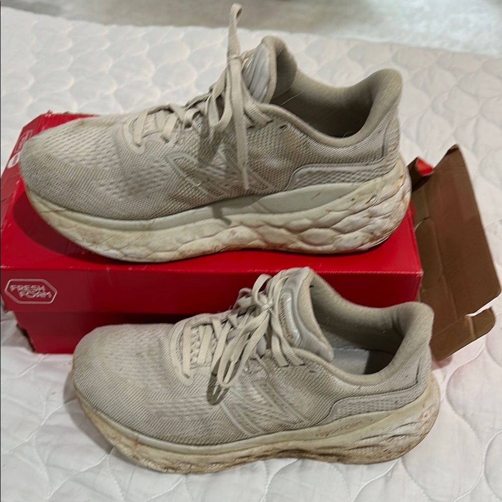 New Balance Fresh Foam White Gray Sneakers 9W
